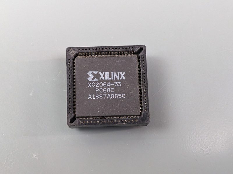 Микросхема ПЛИС Xilinx XC2064-33
