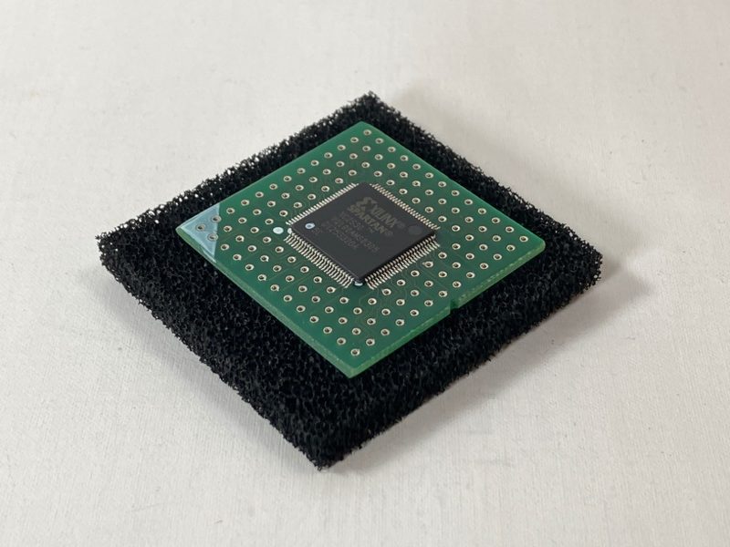 Микросхема ПЛИС Xilinx XC2S30