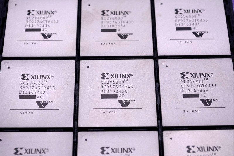 Микросхема ПЛИС Xilinx XC2V6000-4BF957C