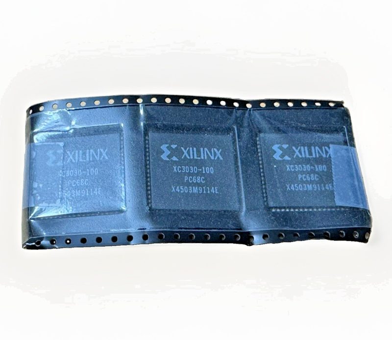 Микросхема ПЛИС Xilinx XC3030-100PC68C