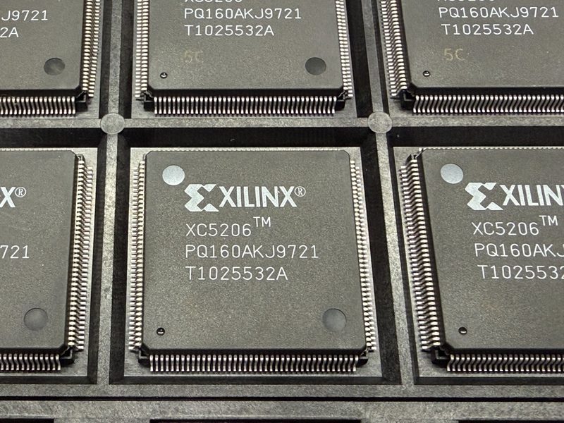 Микросхема ПЛИС Xilinx XC5206-6PQ160C