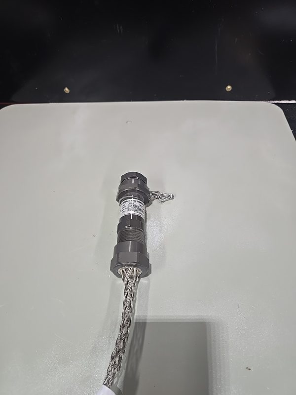 Электронный компонент Amphenol XCR-E156872
