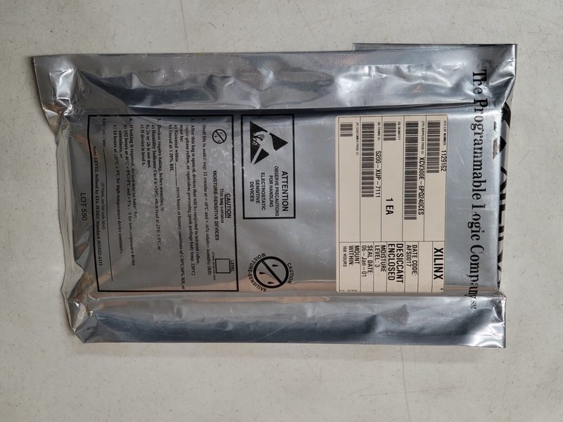 Микросхема ПЛИС Xilinx XCV300E-6PQ240CES