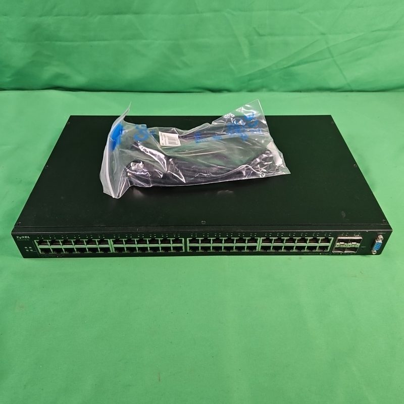 Коммутатор Zyxel XGS2210-52