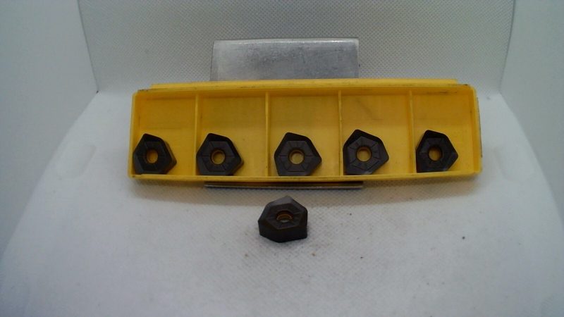 Режущий инструмент Kennametal XNGJ0905ANSNGD3W