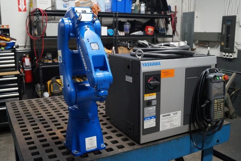 Робот Yaskawa YRC1000